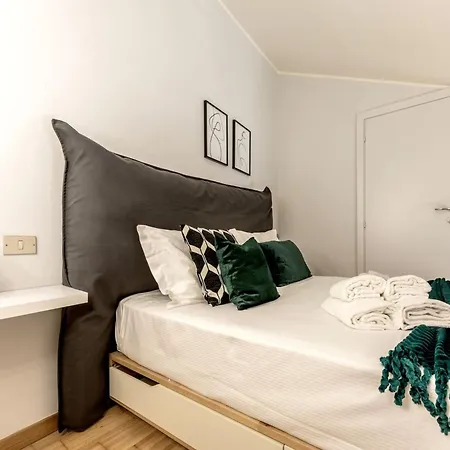 Centro Vicolo Fiori - Modern Split-Level Apartment Διαμέρισμα