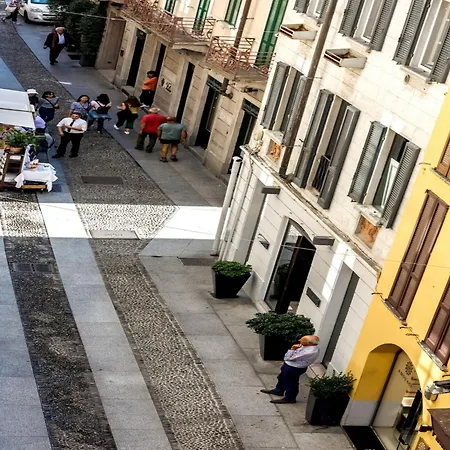 Centro Vicolo Fiori - Modern Split-Level Apartment Διαμέρισμα *