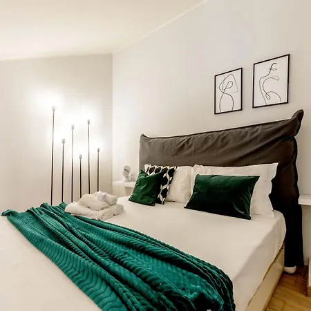 Διαμέρισμα Centro Vicolo Fiori - Modern Split-Level Apartment Μιλάνο