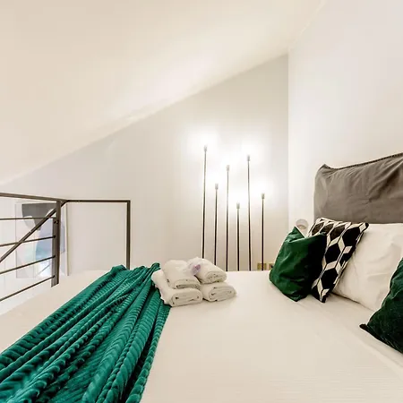 Centro Vicolo Fiori - Modern Split-Level Apartment Διαμέρισμα *