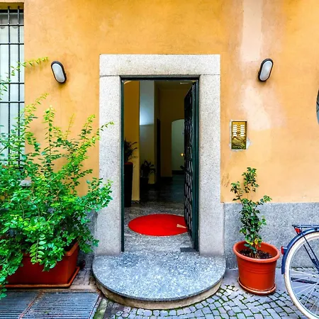 Centro Vicolo Fiori - Modern Split-Level Apartment * Μιλάνο
